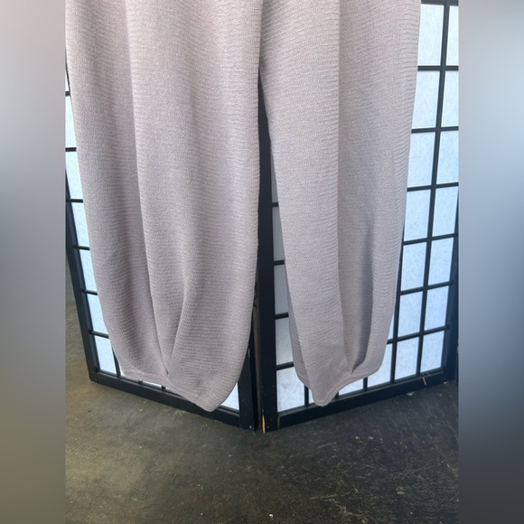 FREE PEOPLE Freya Sweater Set in Cashmere Combo
Color: Cashmere combo (SOLD OUT - Picture 11 of 11